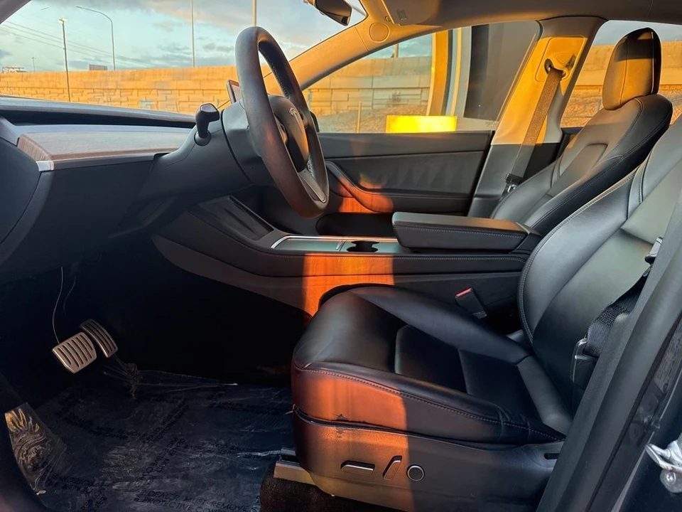 2021 Tesla Model Y Performance - Image 13 of 21