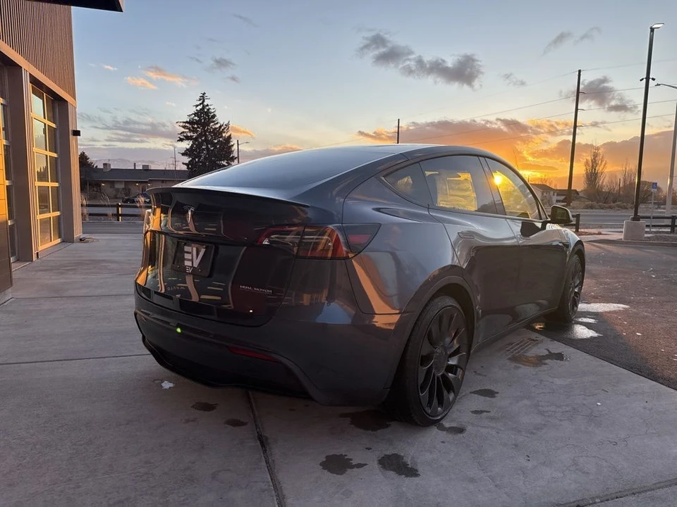 2021 Tesla Model Y Performance - Image 8 of 21