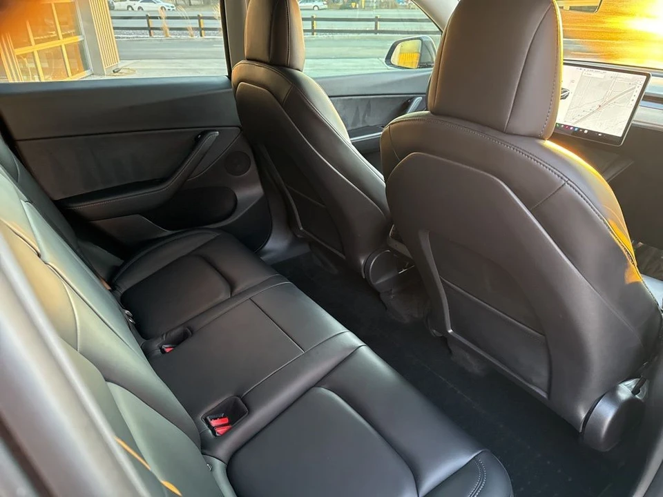 2021 Tesla Model Y Performance - Image 19 of 21