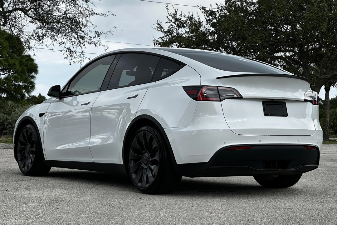 2021 Tesla Model Y Performance - Image 4 of 9