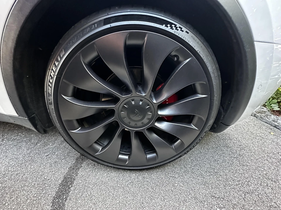 2021 Tesla Model Y Performance - Image 7 of 9