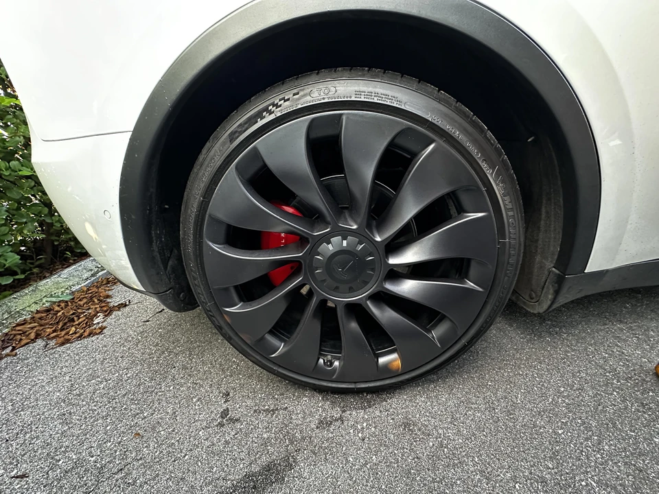 2021 Tesla Model Y Performance - Image 8 of 9
