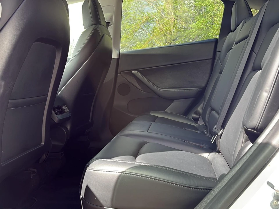 2021 Tesla Model Y Performance - Image 16 of 21