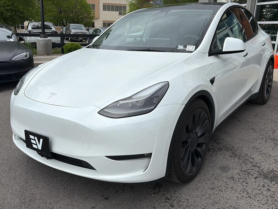 2021 Tesla Model Y Performance - Image 4 of 21