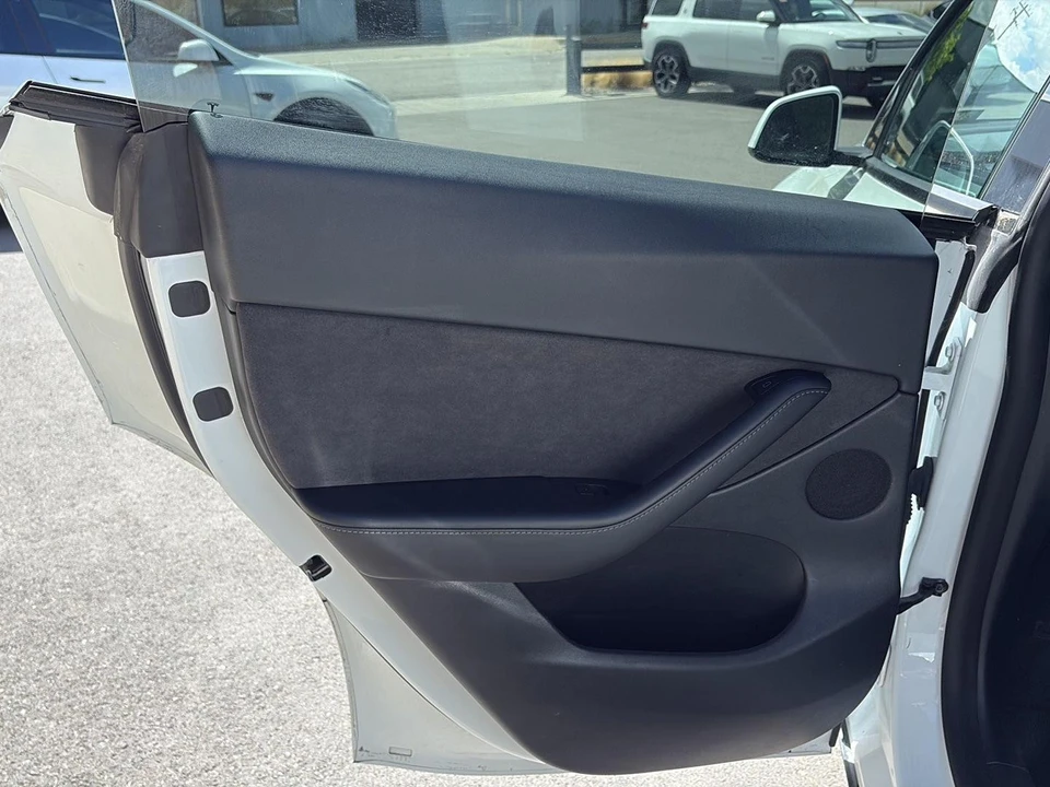 2021 Tesla Model Y Performance - Image 14 of 21