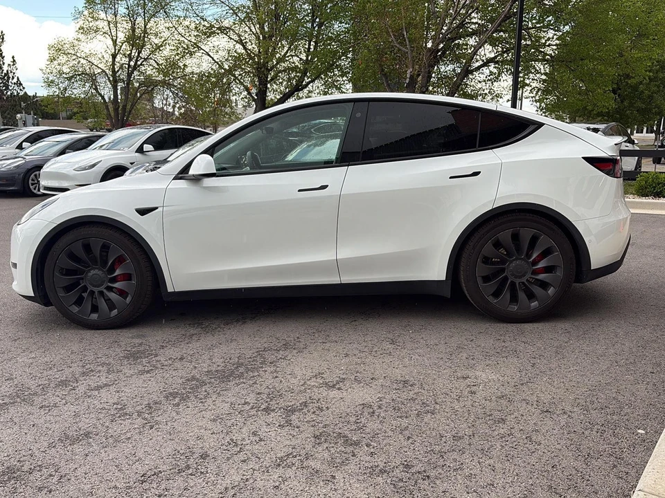 2021 Tesla Model Y Performance - Image 5 of 21