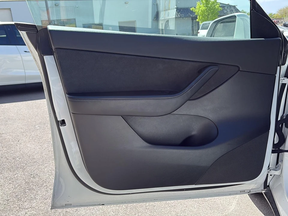 2021 Tesla Model Y Performance - Image 11 of 21