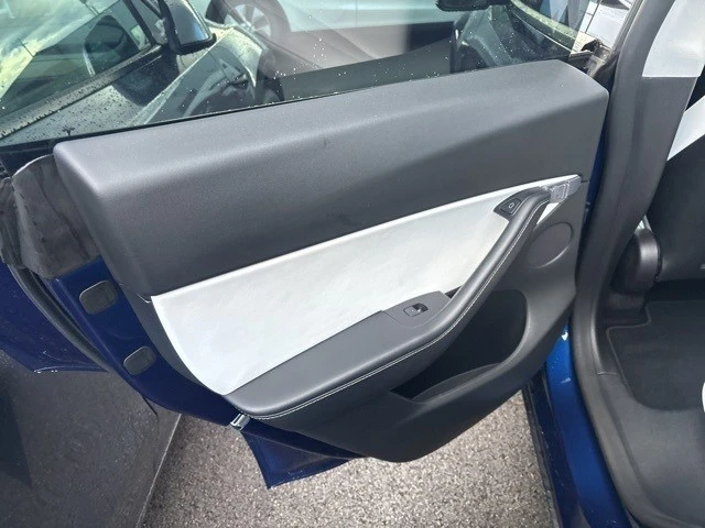 2021 Tesla Model Y Performance - Image 16 of 21