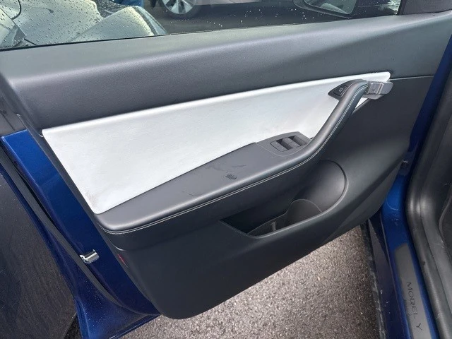 2021 Tesla Model Y Performance - Image 12 of 21