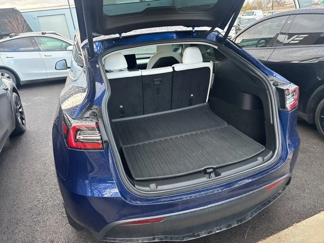2021 Tesla Model Y Performance - Image 19 of 21