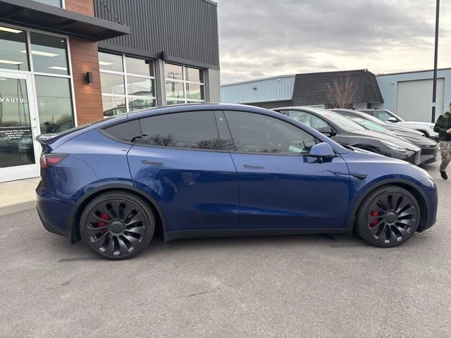 2021 Tesla Model Y Performance - Image 9 of 11