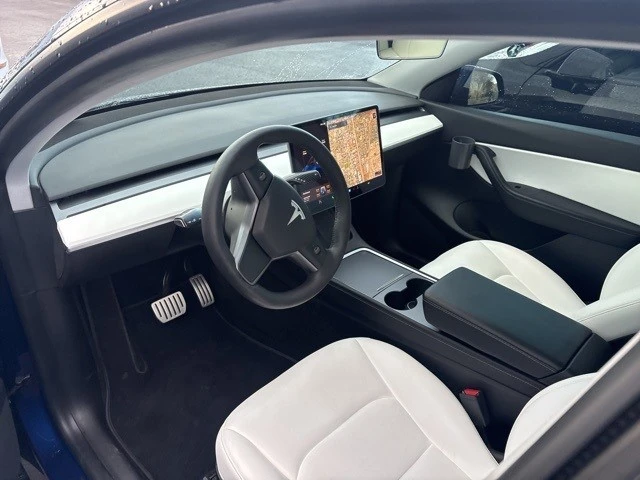 2021 Tesla Model Y Performance - Image 14 of 21