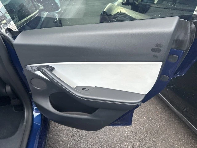 2021 Tesla Model Y Performance - Image 20 of 21