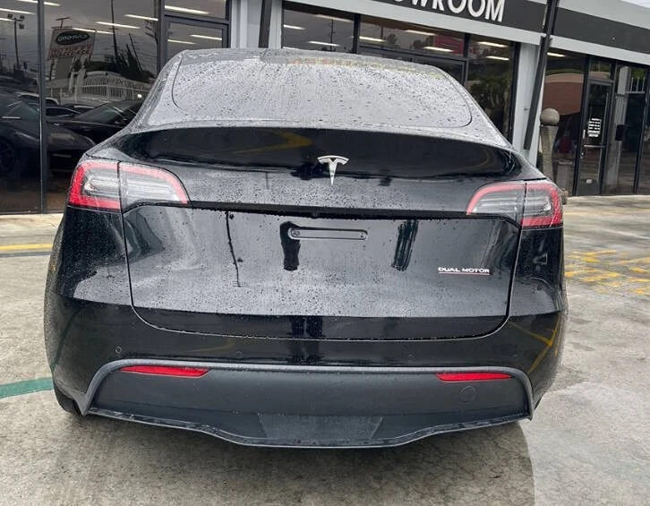 2021 Tesla Model Y Performance - Image 8 of 11