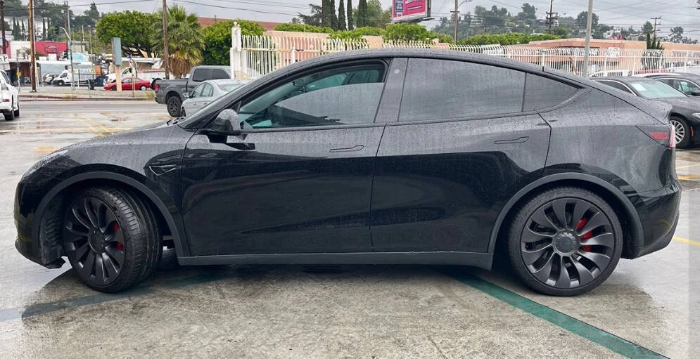 2021 Tesla Model Y Performance - Image 6 of 11