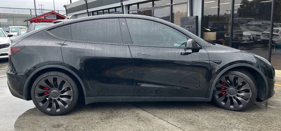 2021 Tesla Model Y Performance - Image 5 of 11