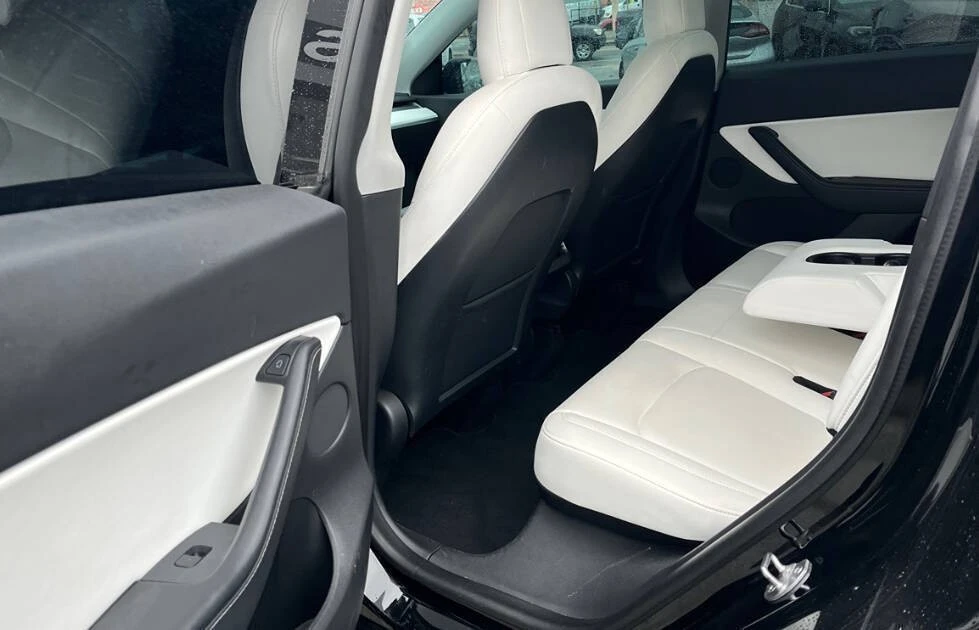 2021 Tesla Model Y Performance - Image 11 of 11