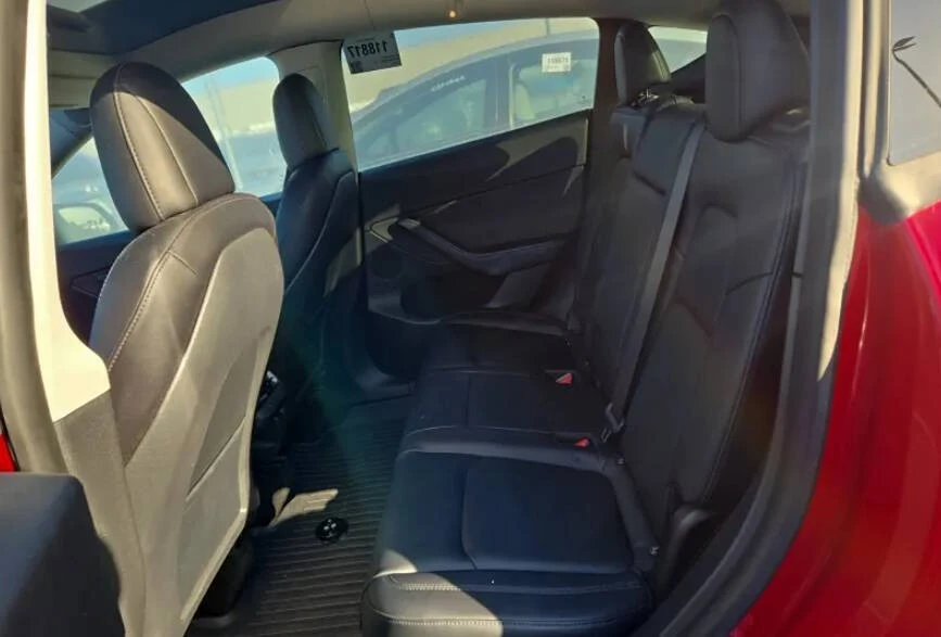 2021 Tesla Model Y Performance - Image 9 of 10