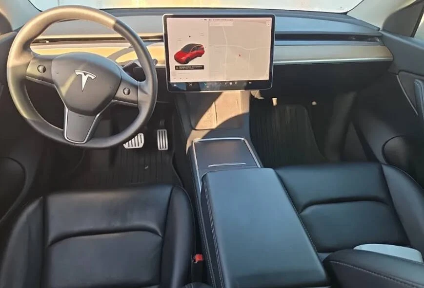 2021 Tesla Model Y Performance - Image 8 of 10