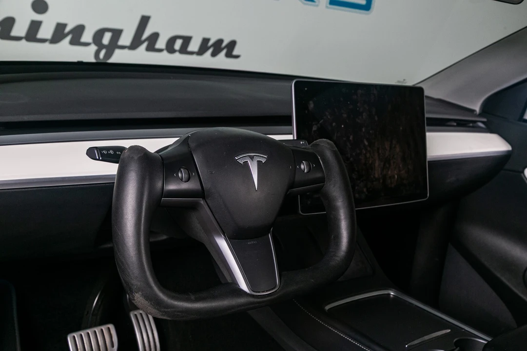 2021 Tesla Model Y Performance - Image 10 of 21
