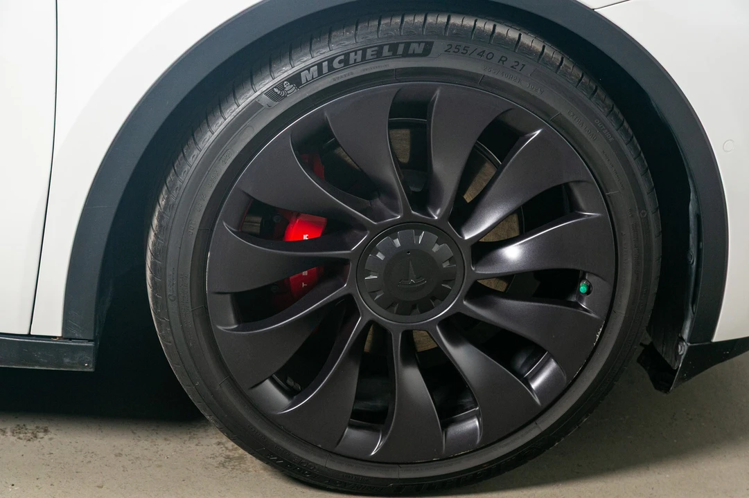 2021 Tesla Model Y Performance - Image 20 of 21