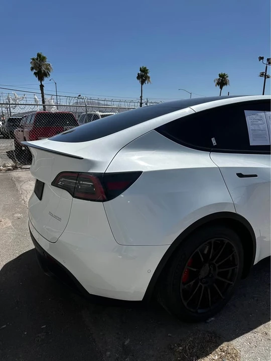 2021 Tesla Model Y Performance - Image 6 of 8
