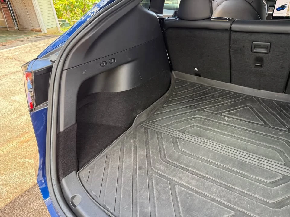 2021 Tesla Model Y Performance - Image 9 of 18