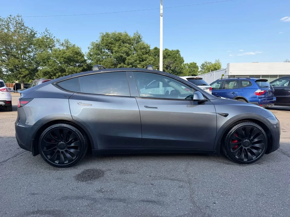2021 Tesla Model Y Performance - Image 9 of 20