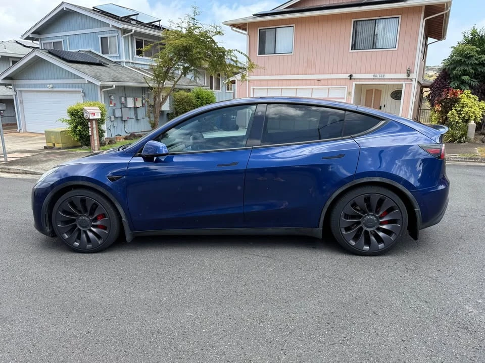 2021 Tesla Model Y Performance - Image 8 of 18