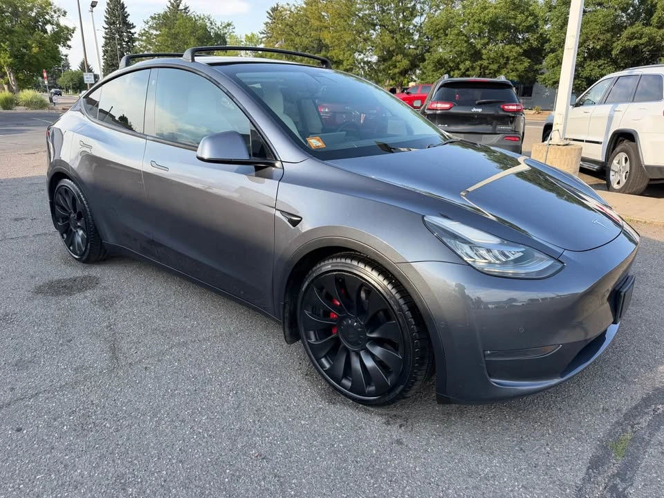 2021 Tesla Model Y Performance - Image 11 of 20