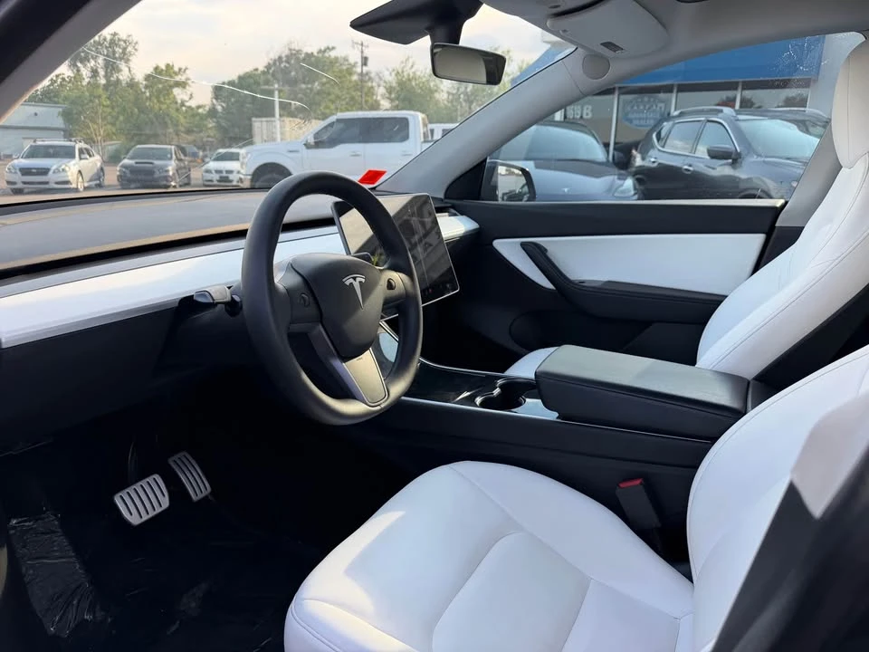 2021 Tesla Model Y Performance - Image 13 of 20