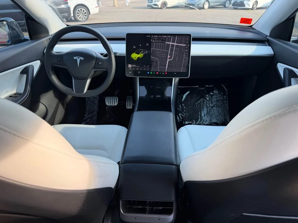 2021 Tesla Model Y Performance - Image 17 of 20