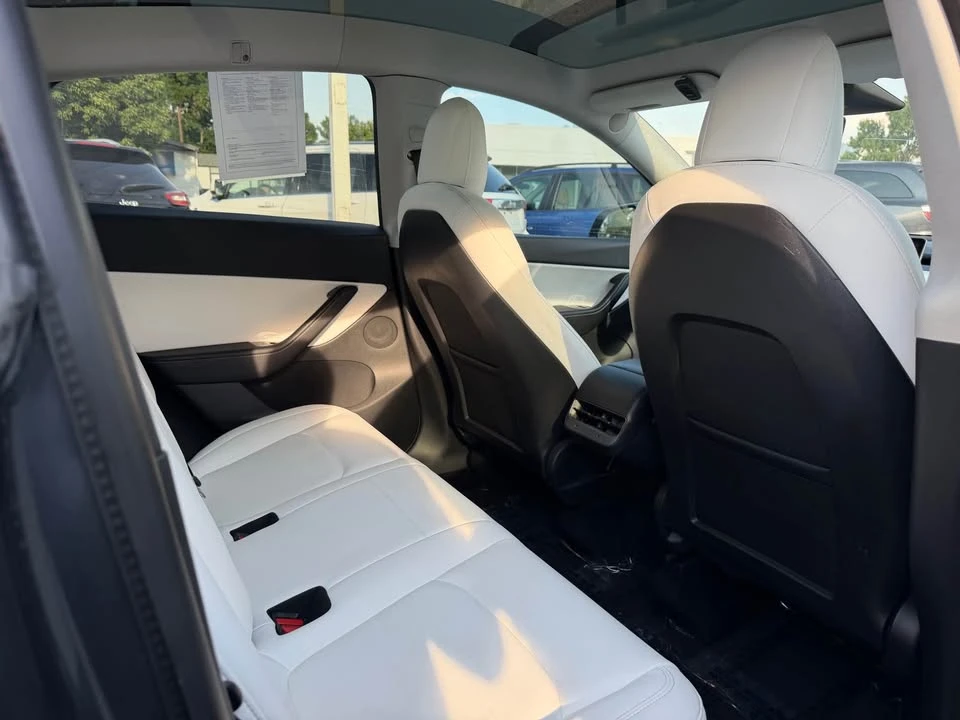 2021 Tesla Model Y Performance - Image 15 of 20