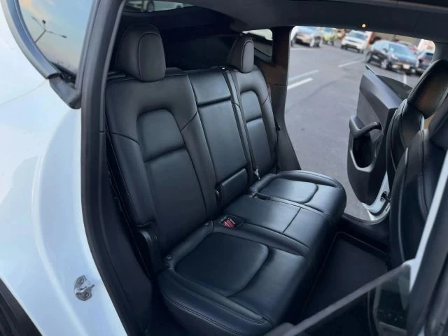2021 Tesla Model Y Performance - Image 15 of 21