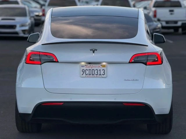 2021 Tesla Model Y Performance - Image 9 of 12
