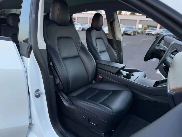 2021 Tesla Model Y Performance - Image 13 of 21