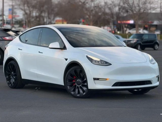 2021 Tesla Model Y Performance - Image 3 of 12