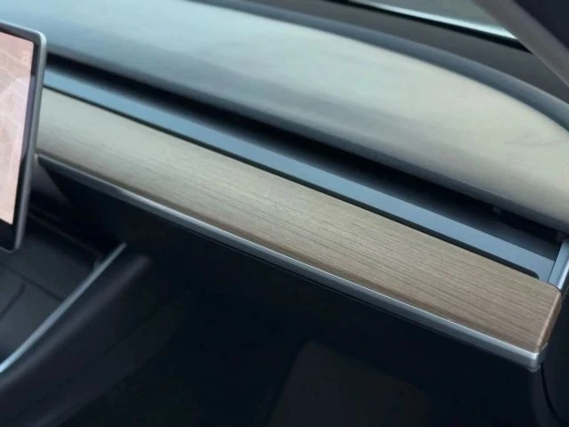 2021 Tesla Model Y Performance - Image 17 of 21