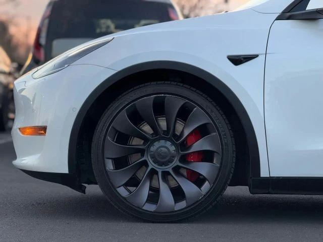 2021 Tesla Model Y Performance - Image 7 of 12