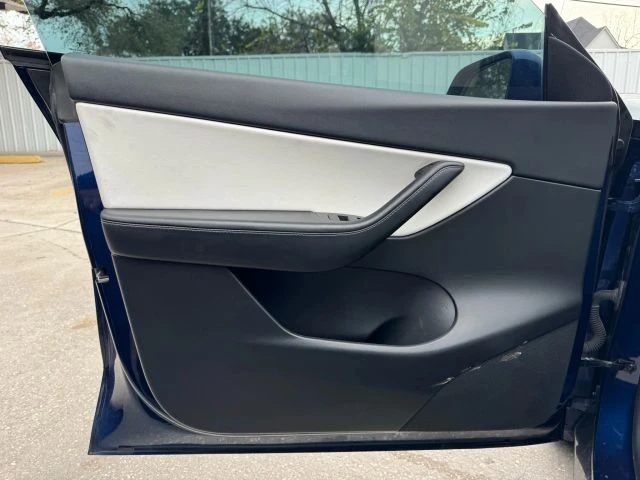 2021 Tesla Model Y Performance - Image 5 of 9