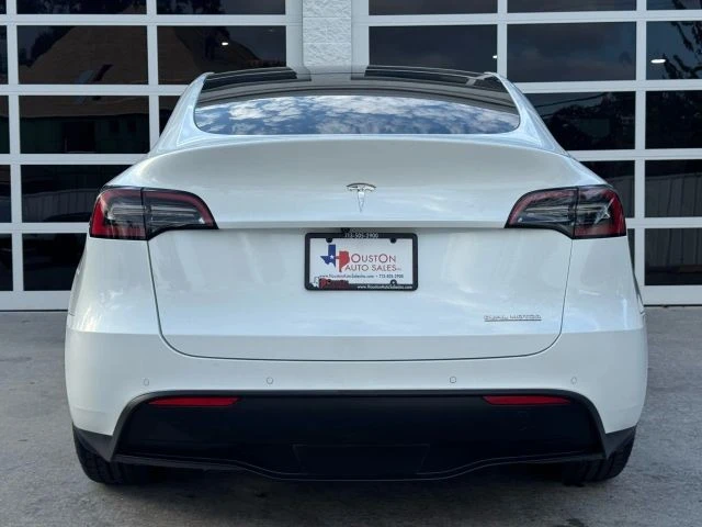2021 Tesla Model Y Performance - Image 13 of 21