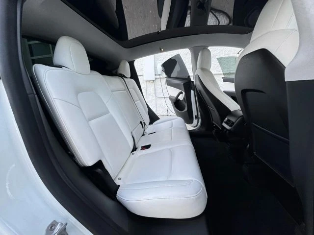 2021 Tesla Model Y Performance - Image 15 of 21