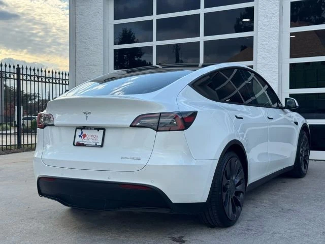 2021 Tesla Model Y Performance - Image 16 of 21