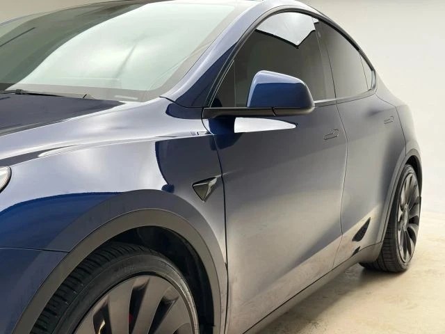 2021 Tesla Model Y Performance - Image 13 of 21