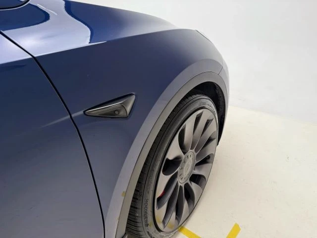 2021 Tesla Model Y Performance - Image 12 of 21