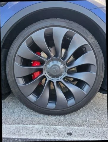 2021 Tesla Model Y Performance - Image 17 of 21