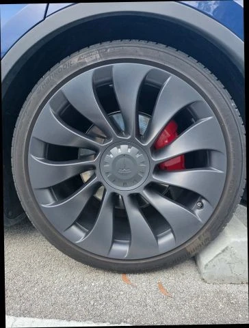 2021 Tesla Model Y Performance - Image 14 of 21
