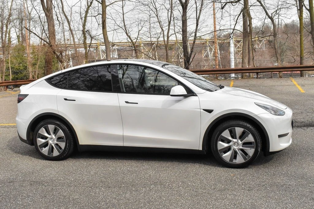 2021 Tesla Model Y - Image 9 of 12