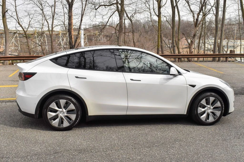 2021 Tesla Model Y - Image 8 of 12