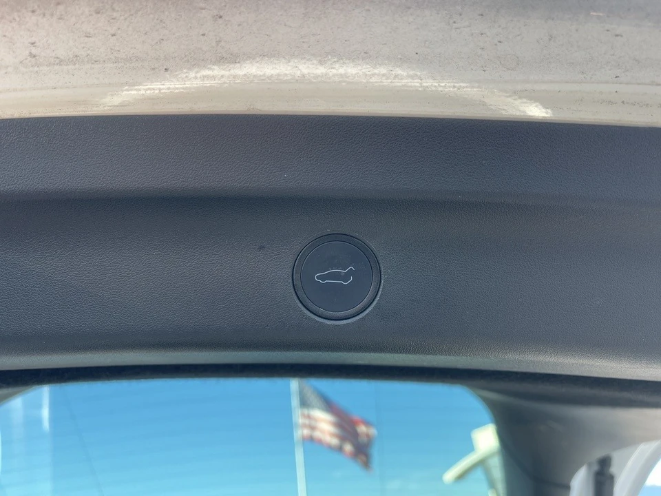 2021 Tesla Model Y - Image 10 of 12